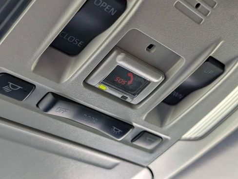 Used 2022 Toyota Highlander XLE image 29