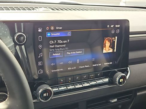 Used 2025 Chevrolet Colorado Trail Boss w/ Off-Road Front Bumper Package image 17