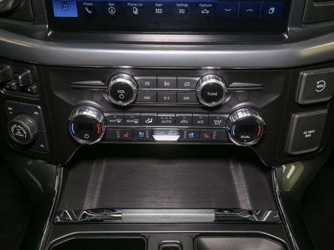 Used 2021 Ford F150 Lariat w/ Max Trailer Tow Package image 33