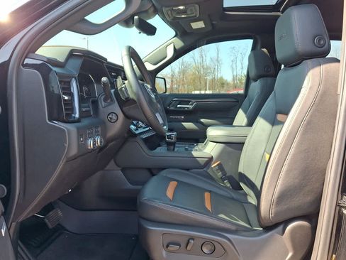 Used 2025 GMC Sierra 1500 AT4 w/ Technology Package image 17