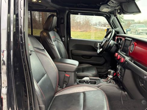 Used 2020 Jeep Gladiator Rubicon w/ Advanced Safety Group image 35