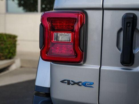 Used 2023 Jeep Wrangler Unlimited Rubicon 4xe w/ Steel Bumper Group image 7