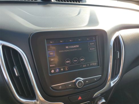 Used 2021 Chevrolet Equinox LT image 22