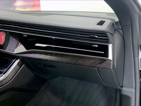 Used 2023 Audi Q8 Prestige image 18