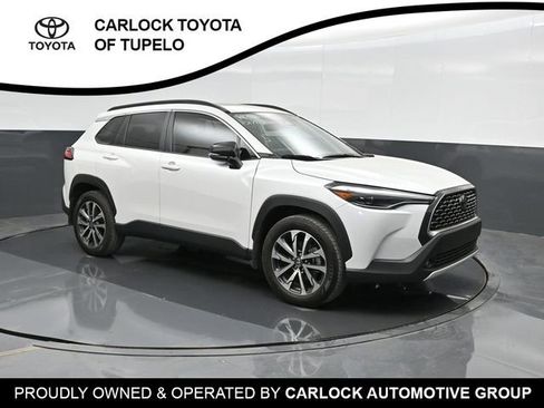 Used 2025 Toyota Corolla Cross XLE w/ Convenience Package image 5