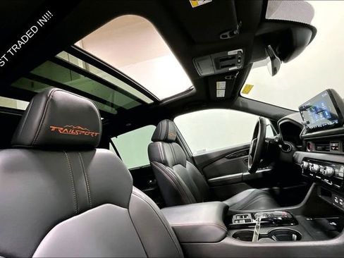 Used 2023 Honda Pilot TrailSport image 16