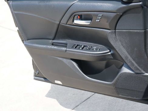 Used 2015 Honda Accord EX-L image 17