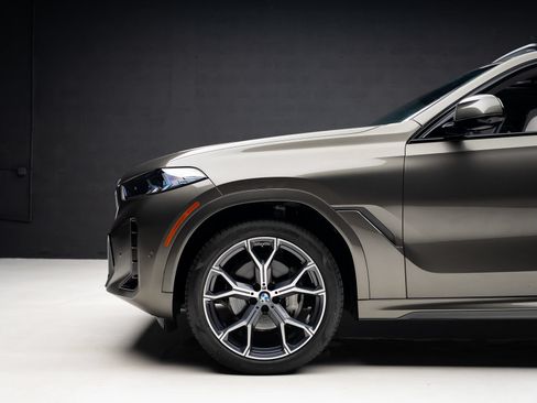 Used 2026 BMW X6 xDrive40i AWD/4WD image 18