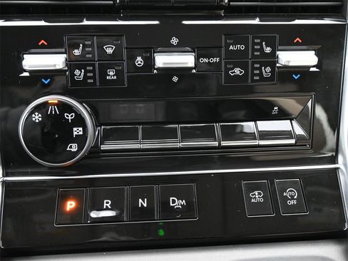 Used 2025 Nissan Armada Platinum Reserve image 17