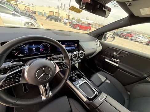 Used 2025 Mercedes-Benz GLA 250 image 12