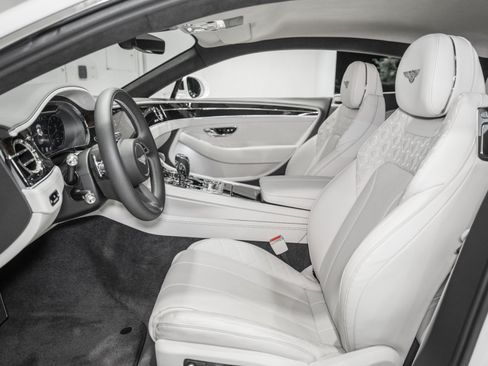 Certified 2023 Bentley Continental GT V8 AWD/4WD image 18
