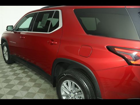 Used 2023 Chevrolet Traverse LT image 18