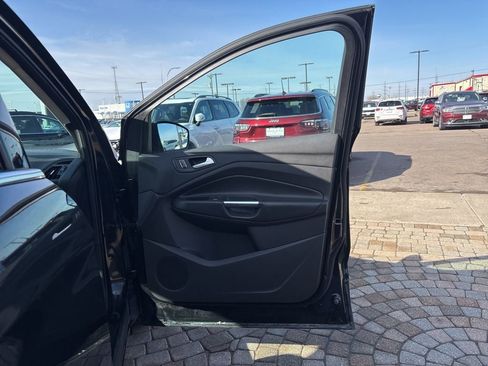 Used 2015 Ford Escape SE image 38