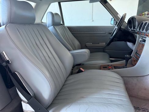 Used 1987 Mercedes-Benz 560 SL image 18