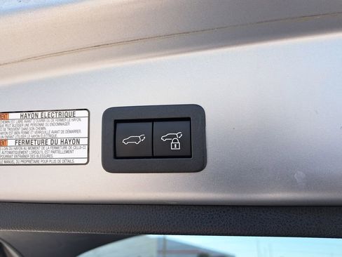 Certified 2022 Toyota Corolla Cross XLE image 6