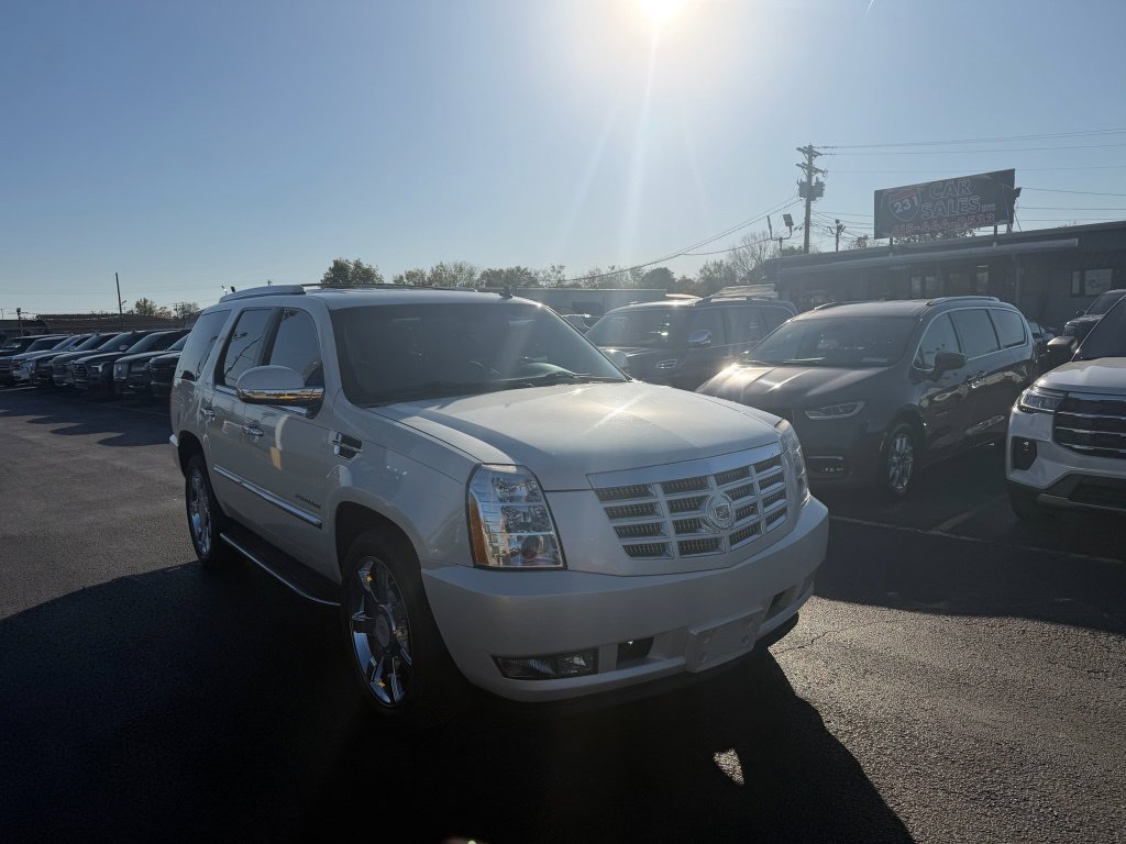 Used 2012 Cadillac Escalade Luxury AWD/4WD image 1