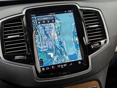 Used 2024 Volvo XC90 B5 Plus w/ Protection Package Premier image 40