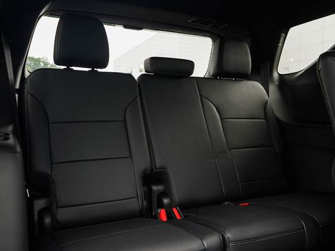 New 2026 Chevrolet Traverse High Country w/ LPO, Floor Liner Package image 13