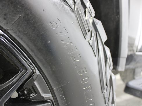 Used 2024 Chevrolet Silverado 2500 LTZ AWD/4WD image 34