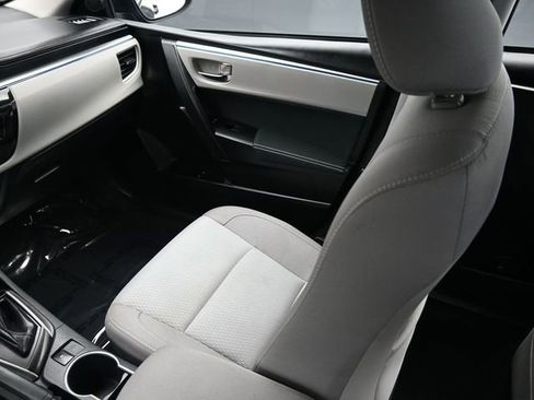Used 2016 Toyota Corolla LE image 11