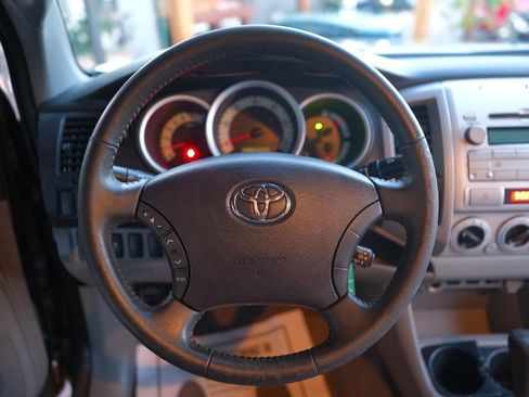 Used 2011 Toyota Tacoma PreRunner w/ SR5 Pkg #2 image 14