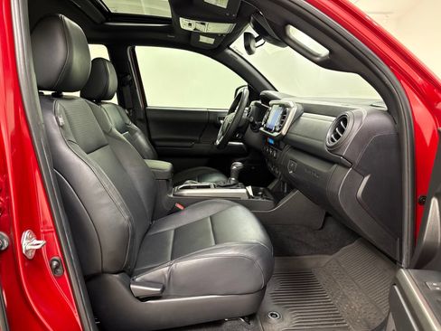 Used 2023 Toyota Tacoma Limited AWD/4WD image 37