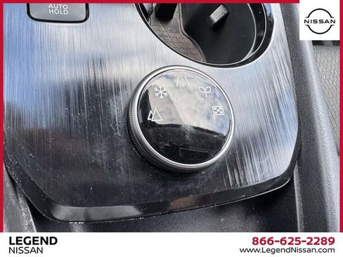 Certified 2024 Nissan Rogue SV AWD/4WD image 32