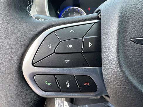 New 2026 Chrysler Pacifica Select FWD image 32