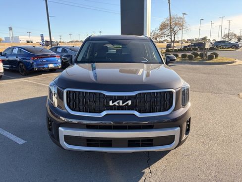 New 2025 Kia Telluride EX image 2