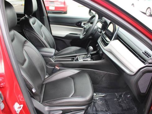 Used 2025 Jeep Compass Limited AWD/4WD image 13