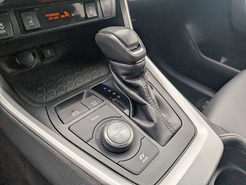 Used 2020 Toyota RAV4 XSE image 22