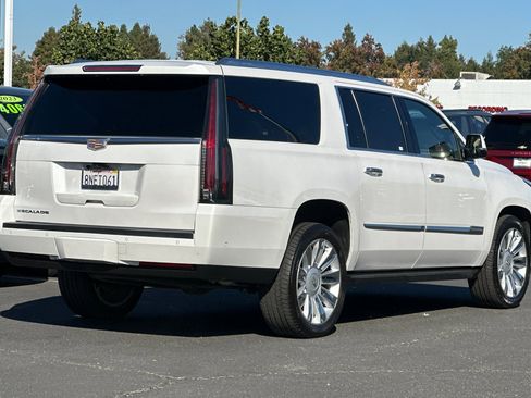 Used 2020 Cadillac Escalade ESV Platinum image 5