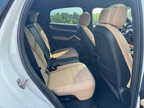New 2025 Porsche Cayenne Coupe image 20