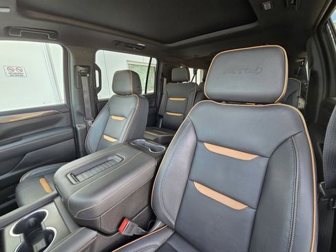 Used 2024 GMC Yukon XL AT4 w/ AT4 Premium Package image 12