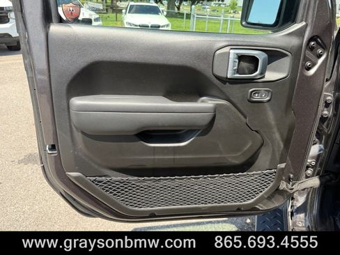 Used 2025 Jeep Wrangler Sport AWD/4WD image 14