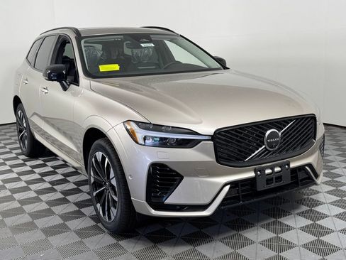 New 2026 Volvo XC60 T8 Plus w/ Climate Package AWD/4WD image 3