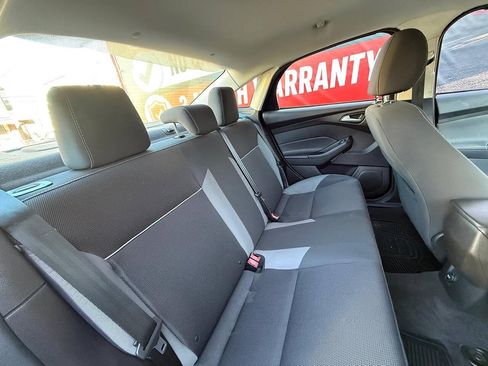 Used 2014 Ford Focus SE w/ SE Winter Package FWD image 15