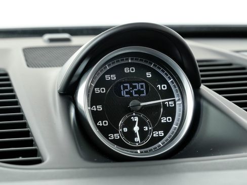 Certified 2018 Porsche 911 Carrera GTS RWD image 17