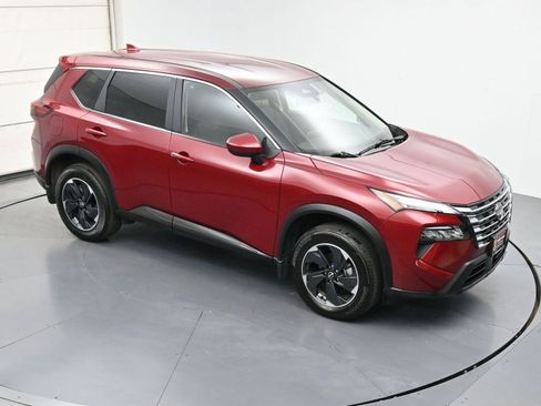 Used 2025 Nissan Rogue SV AWD/4WD image 56