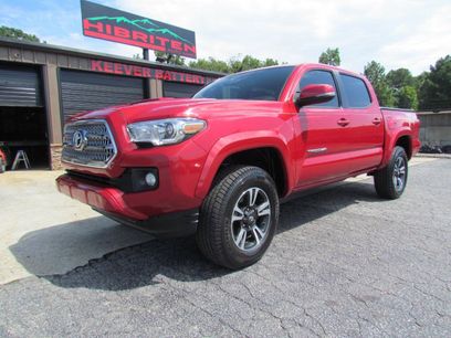 Used 2017 Toyota Tacoma TRD Sport w/ Tow Package (A/T)