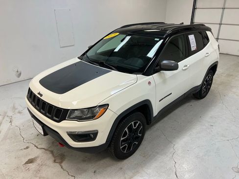 Used 2019 Jeep Compass Trailhawk image 5