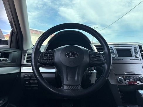 Used 2014 Subaru Outback 2.5i Premium w/ Moonroof Package AWD/4WD image 18