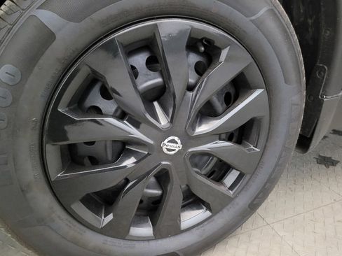 Used 2020 Nissan Rogue S image 31