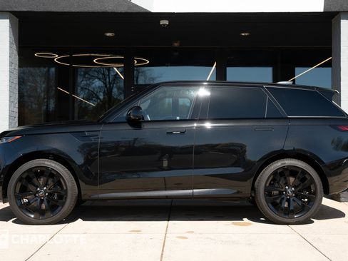 Used 2025 Land Rover Range Rover Sport Dynamic SE image 7