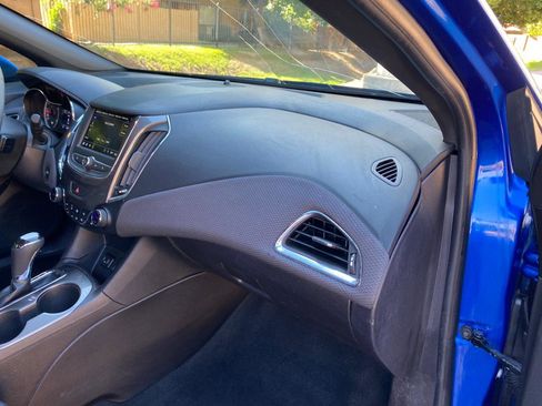 Used 2019 Chevrolet Cruze LT w/ Convenience Package FWD image 53