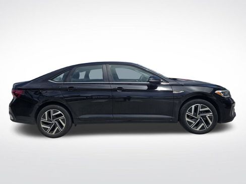 Used 2024 Volkswagen Jetta SEL FWD image 2