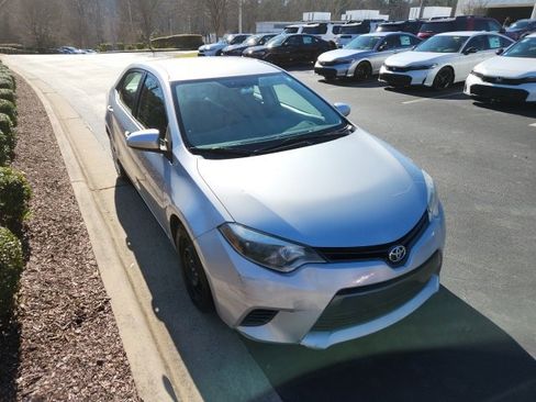 Used 2015 Toyota Corolla LE image 8