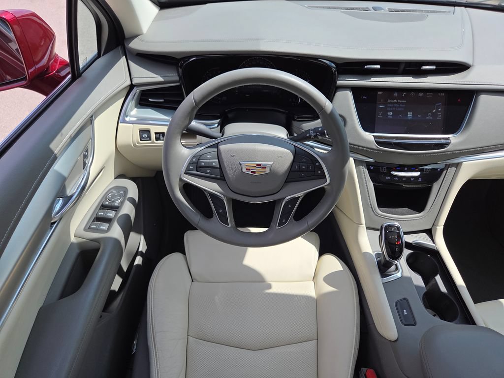 Used 2017 Cadillac XT5 Luxury FWD image 4