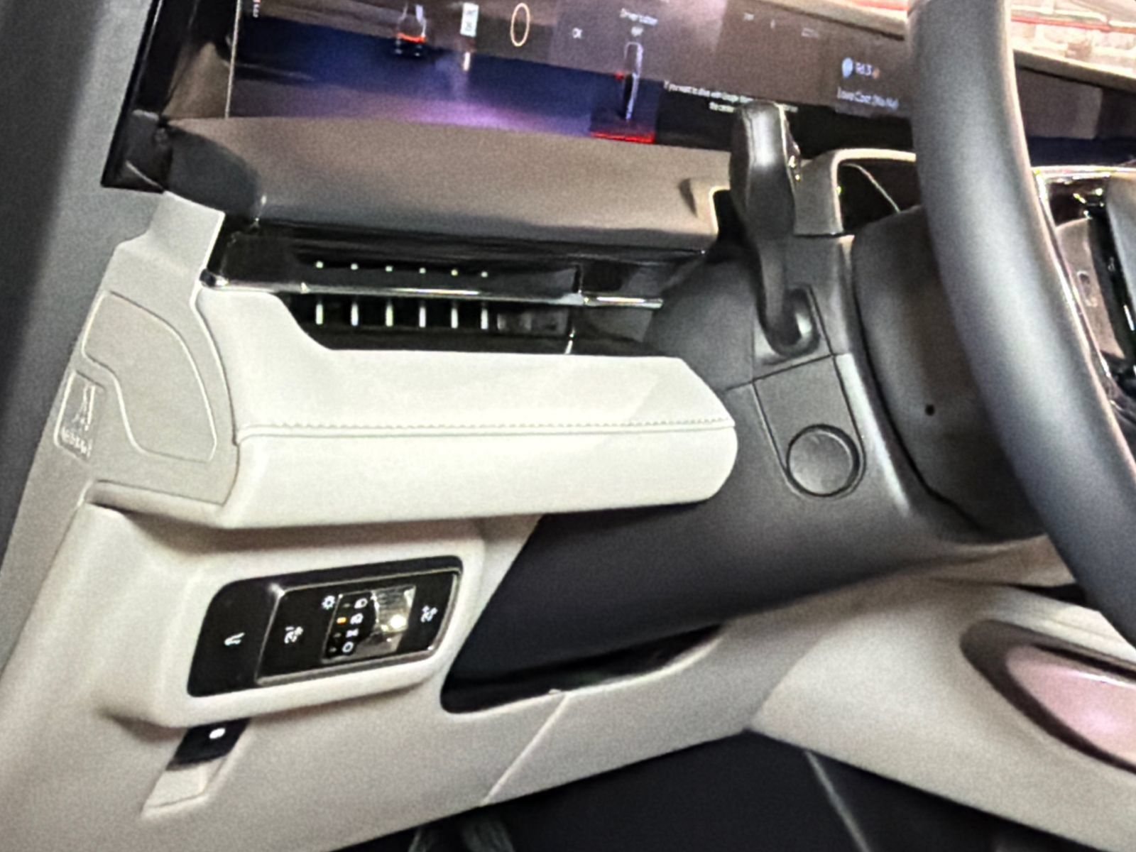 New 2026 Lincoln Nautilus Premier AWD/4WD image 18