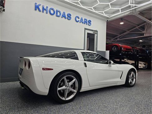 Used 2011 Chevrolet Corvette Coupe w/ Preferred Equipment Group RWD image 5
